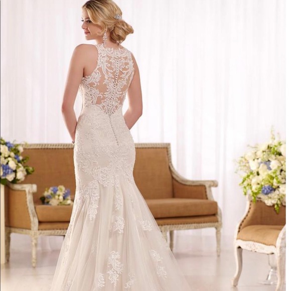 Essence of Australia Illusion Neckline (D2174). - Picture 2 of 5